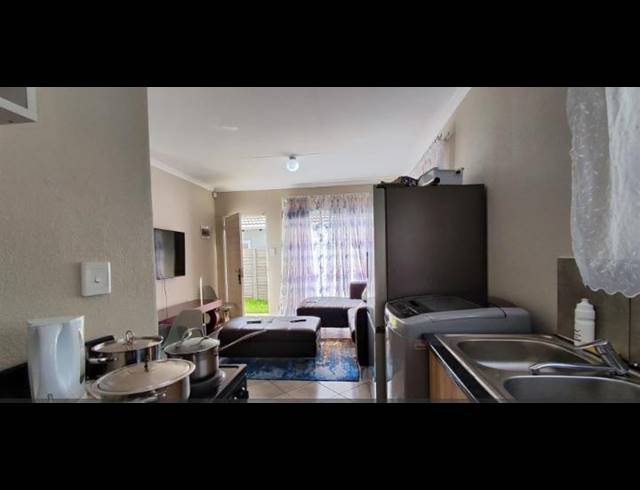 2 BEDROOM TOWNHOUSE FOR SALE IN ALLIANCE